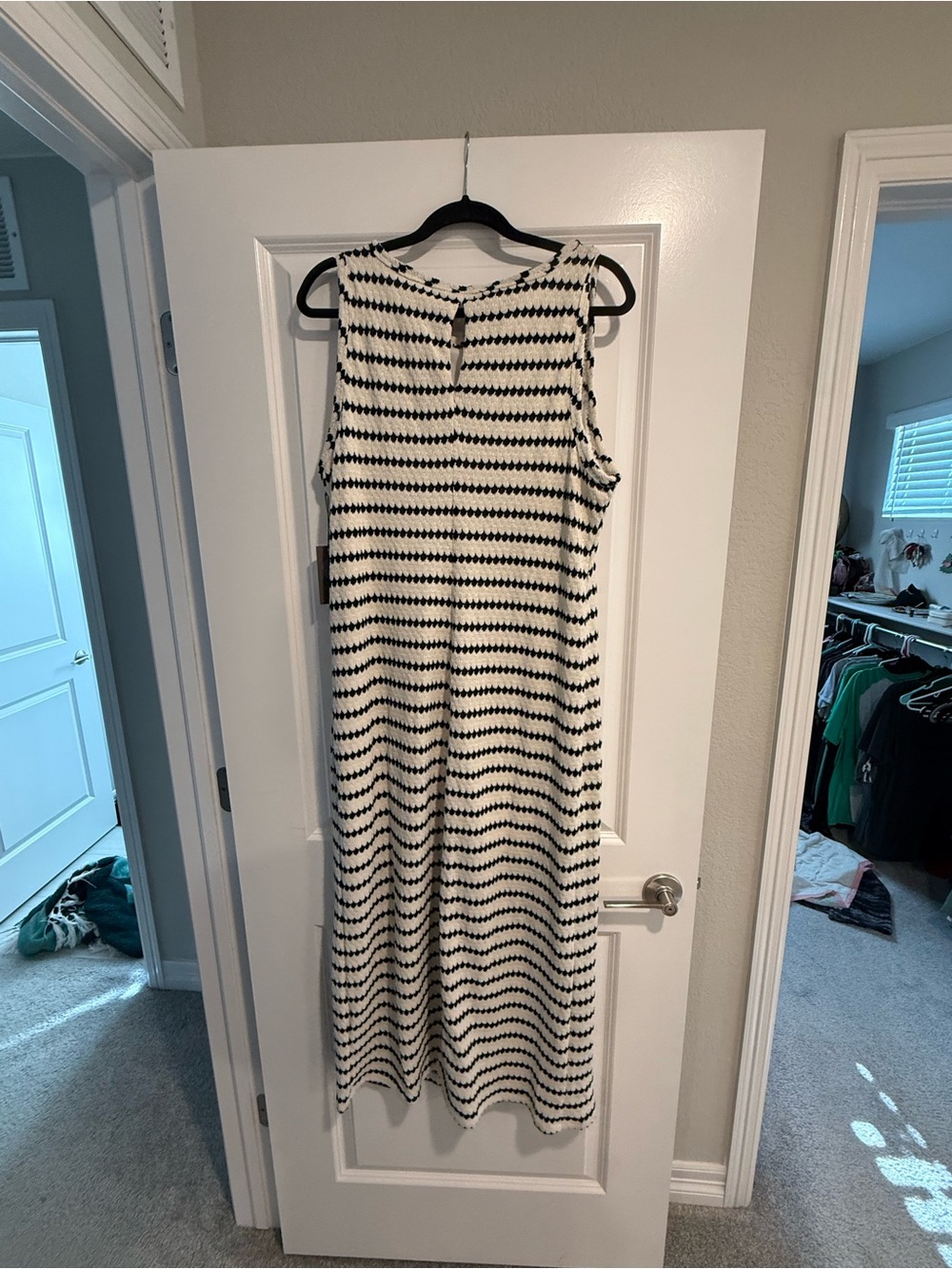 NWT Vince Camuto Black & Ivory Striped Knit Dress – Size L